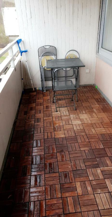 Sehr Schoene Drei Zimmer Deluex Wohnung In Sindelfingen Kültér fotó