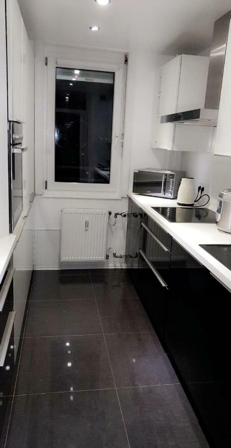 Sehr Schoene Drei Zimmer Deluex Wohnung In Sindelfingen Kültér fotó