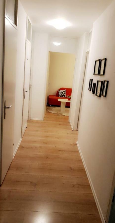 Sehr Schoene Drei Zimmer Deluex Wohnung In Sindelfingen Kültér fotó