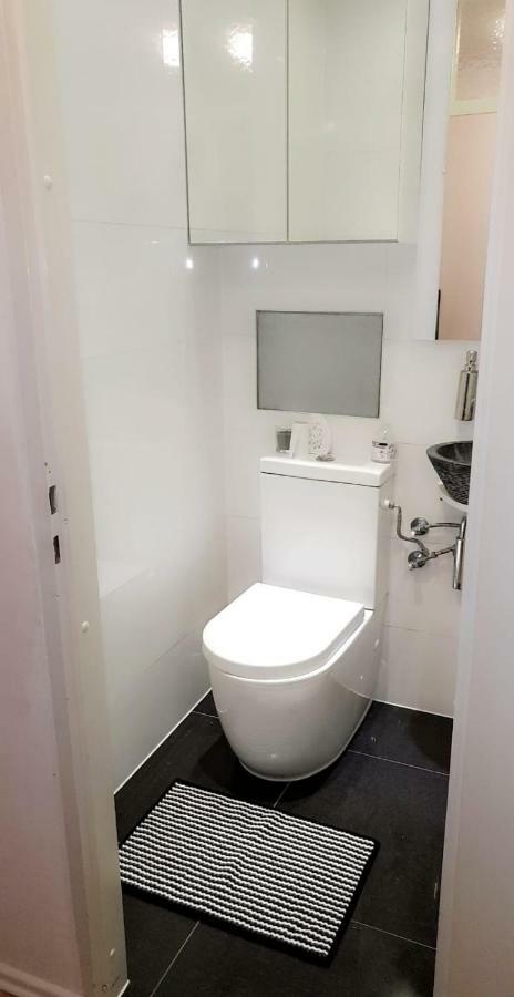 Sehr Schoene Drei Zimmer Deluex Wohnung In Sindelfingen Kültér fotó