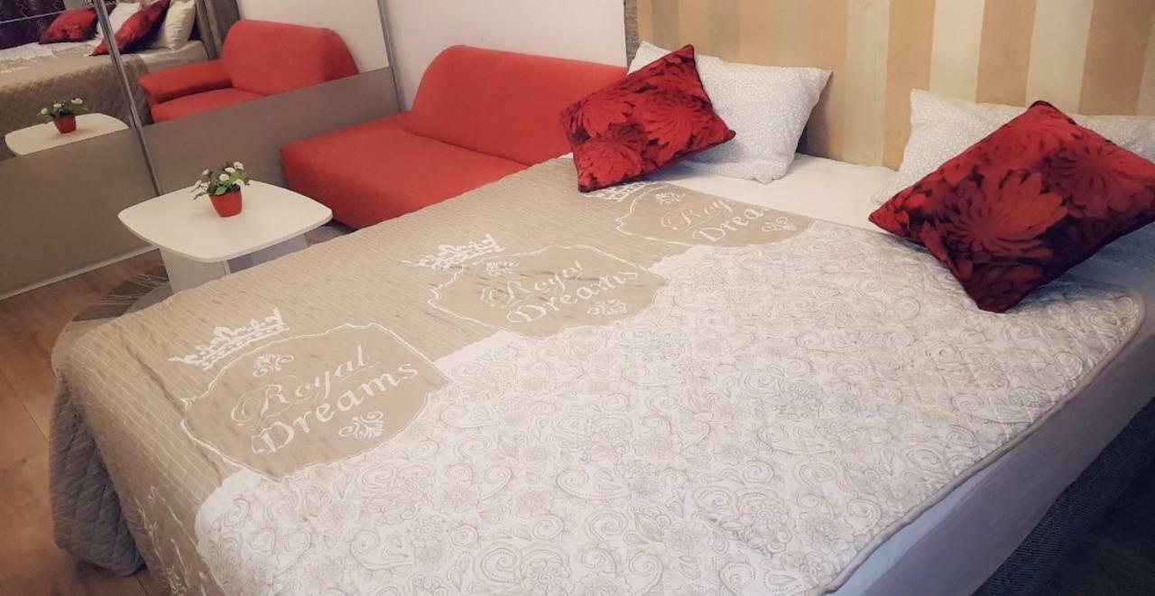 Sehr Schoene Drei Zimmer Deluex Wohnung In Sindelfingen Kültér fotó